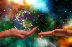 美国故障飞船回地球，太空探索的代价与收获