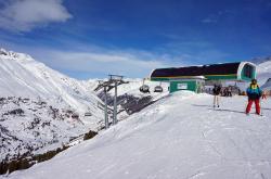 滑越冰城魅力——揭秘哈尔滨冬季滑雪胜地的魅力全景