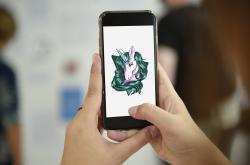 12岁女孩离家出走，社交账号仍在更新，数字时代的亲情与成长探索