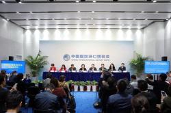 嘉诚国际：公司在全球跨境电商发达的地区及跨境电商消费者活跃的地方设立海外仓