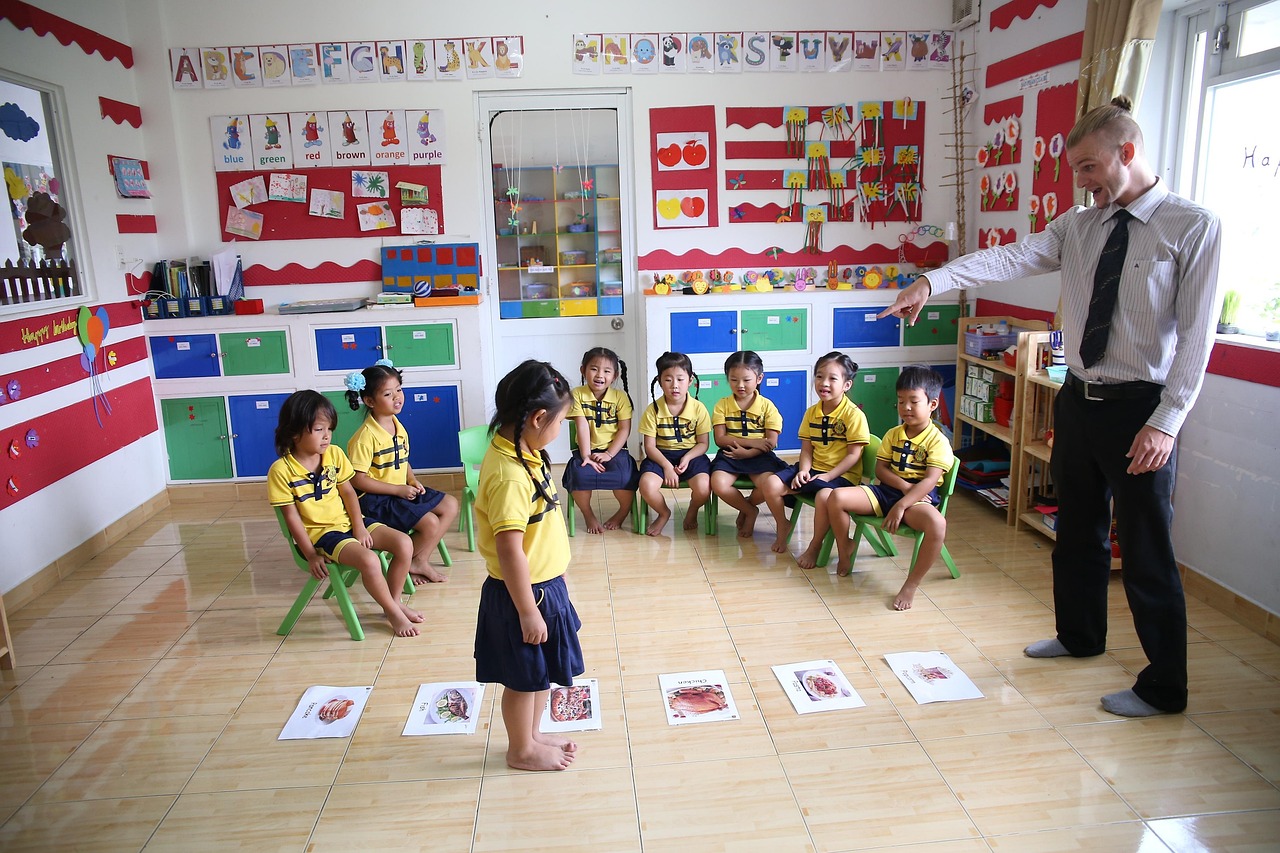 幼儿园宝贝的日常生活常识宝典，500道趣味问答
