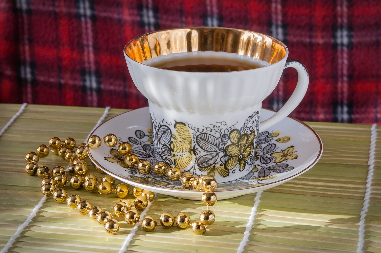 男人喝什么茶补肾又补精?中医推荐5款养生茶饮,温和调理提升精力 男人喝什么茶补肾又补精?中医推荐5款养生茶饮,温和调理提升精力